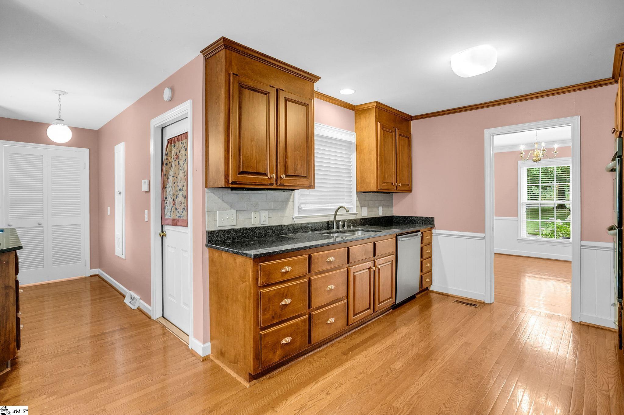 204 Montclair Road Greer, SC 29651 - Photo 24 of 43