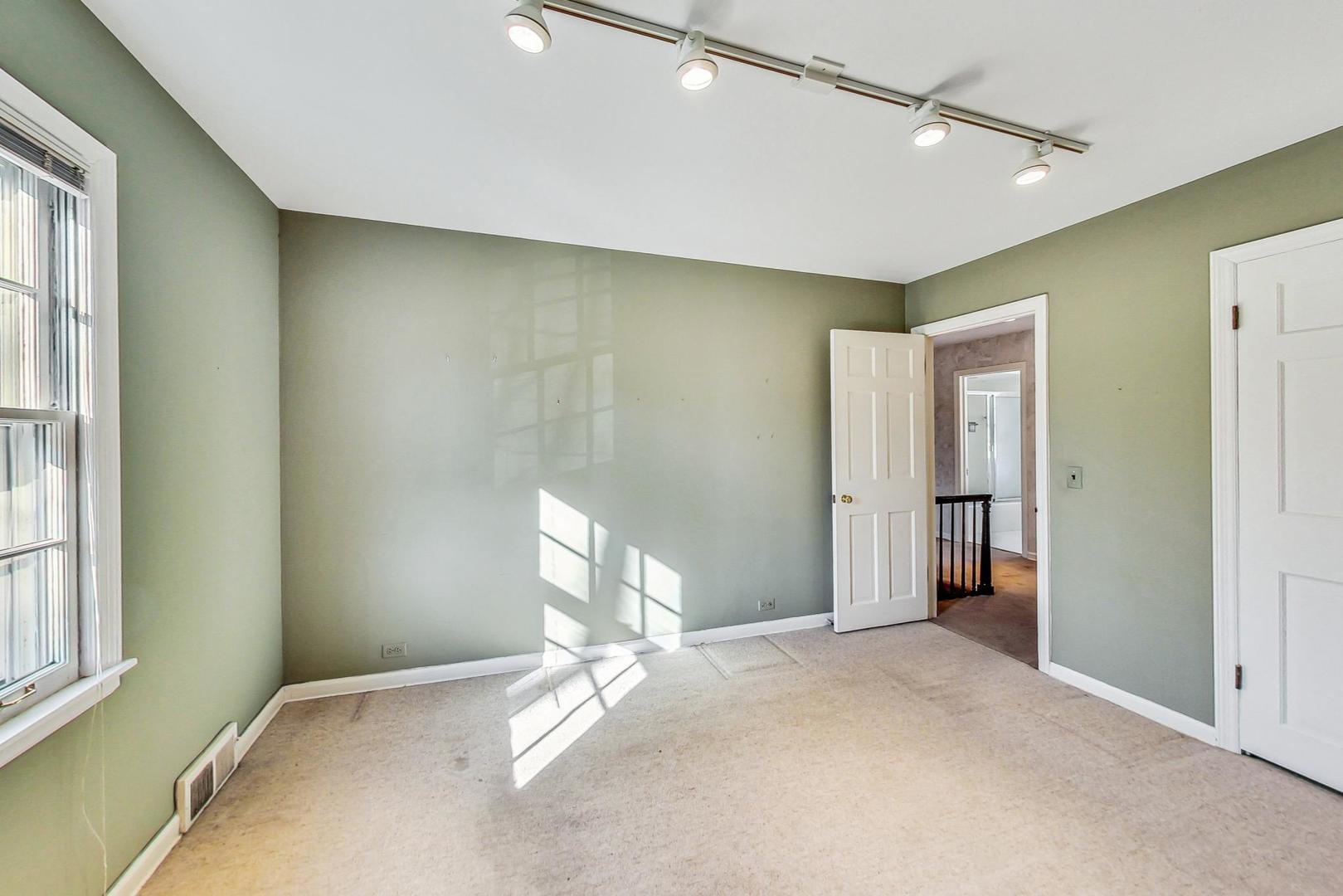 765 Walden Road Winnetka, IL 60093 - Photo 23 of 40 a view of empty room