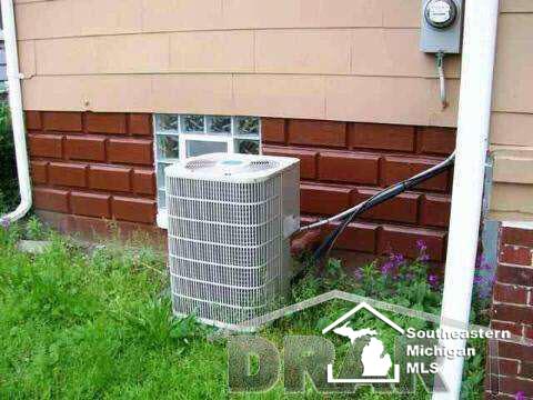 55 Forest Street River Rouge, MI 48218 - Photo 15 of 15 175595-14.JPG