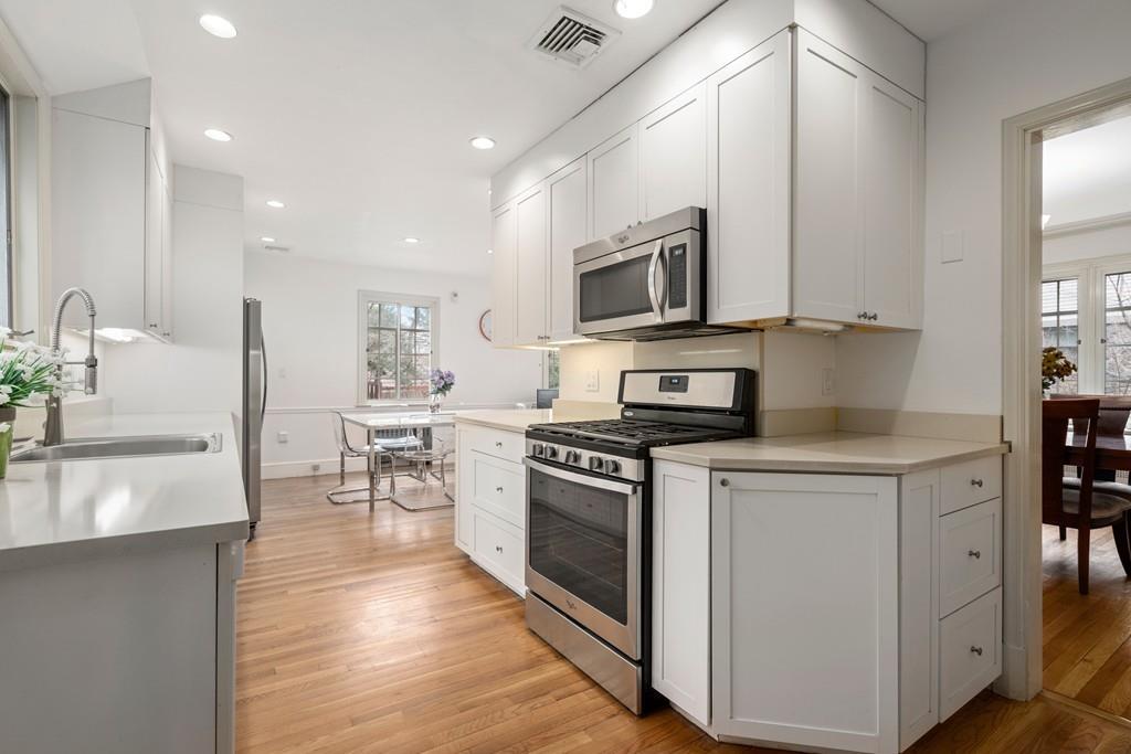 230 Middlesex Road Brookline, MA 02467 - Photo 10 of 28 Gallery Image 10