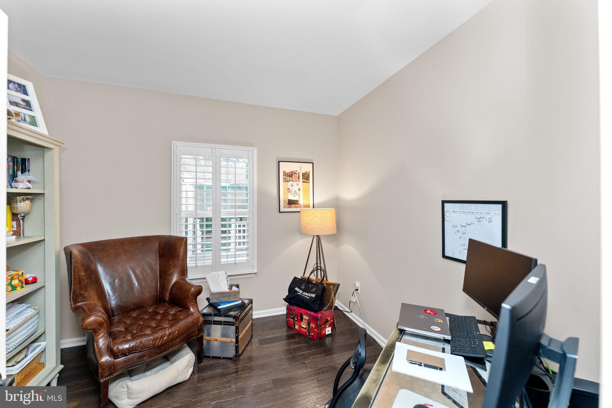870 Reynards Run Blue Bell, PA 19422 - Photo 19 of 30 a living room with furniture