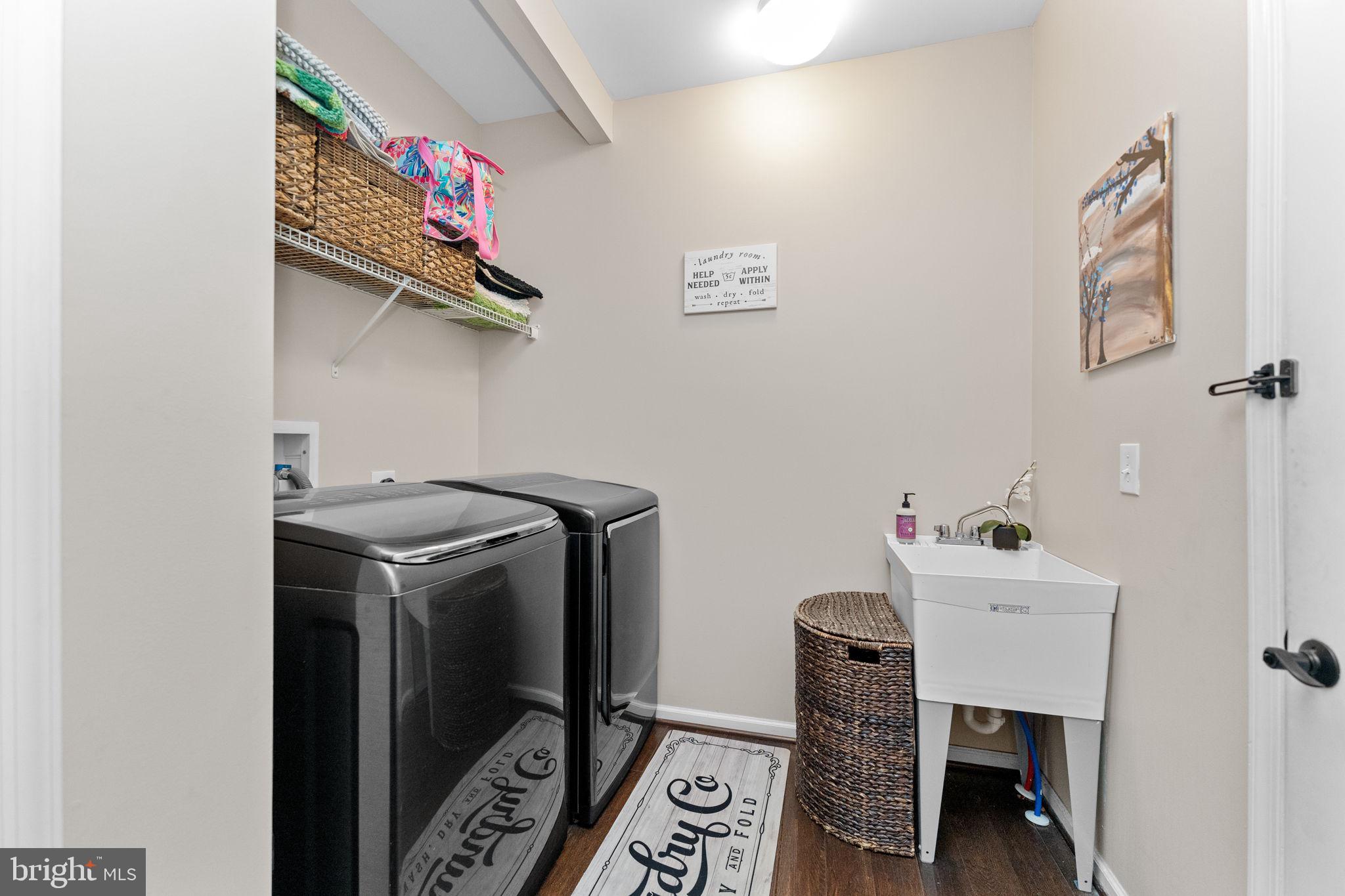 870 Reynards Run Blue Bell, PA 19422 - Photo 20 of 30 a utility room with dryer and washer