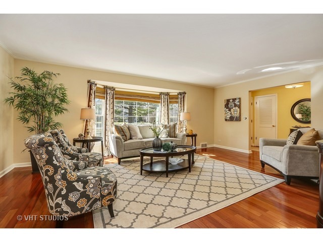 1165 Woodview Road Burr Ridge, IL 60527 - Photo 4 of 24