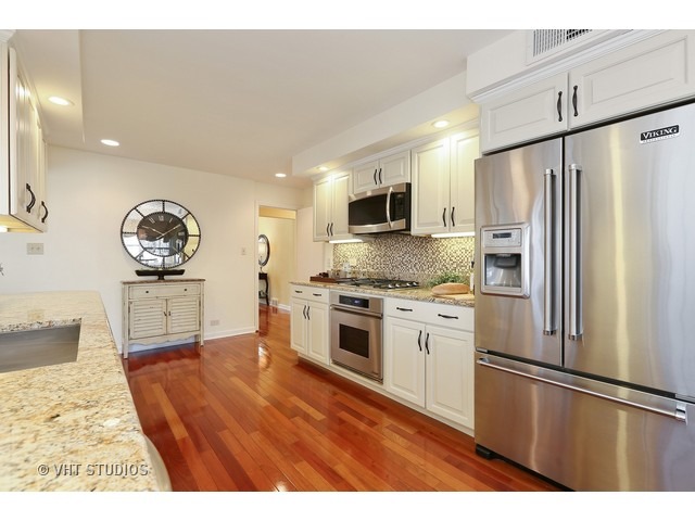1165 Woodview Road Burr Ridge, IL 60527 - Photo 7 of 24