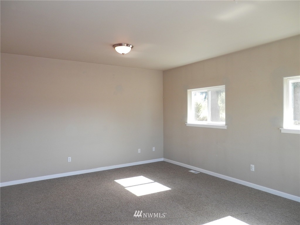 6210 192nd Lane Southwest Rochester, WA 98579 - Photo 9 of 23