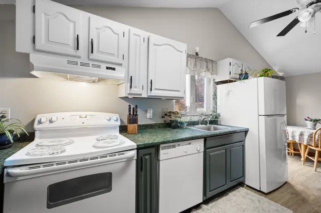 $535,000 | 120 Chases Grove Road, Derry, NH 03038