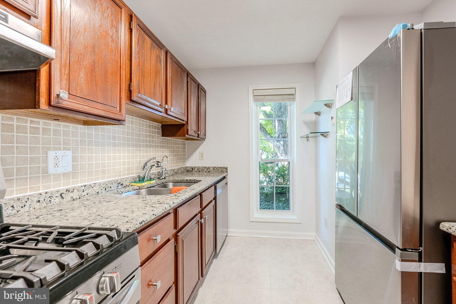 10176 Oakton Terrace Road, Unit 10176 Oakton, VA 22124 - Photo 11 of 35
