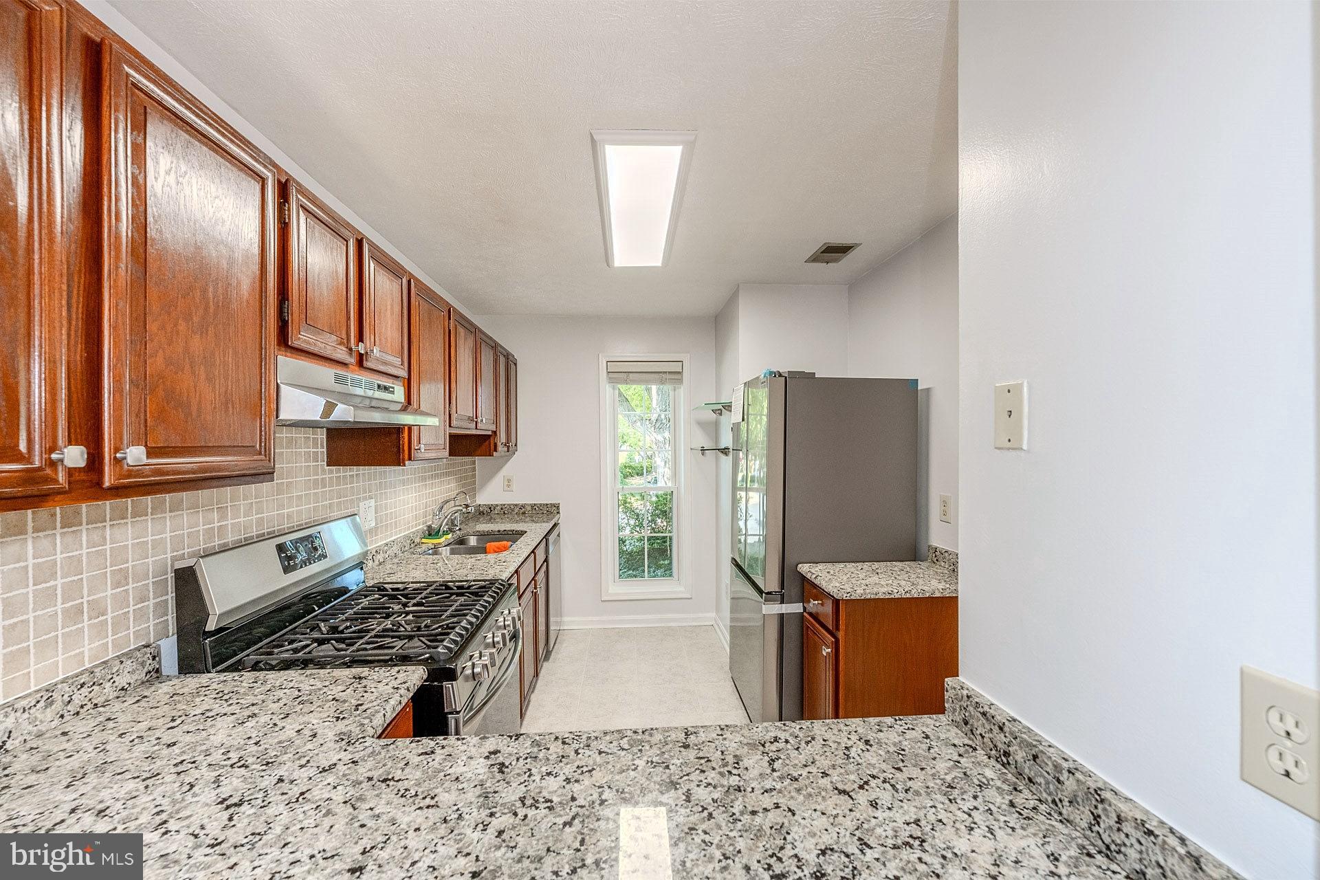 10176 Oakton Terrace Road, Unit 10176 Oakton, VA 22124 - Photo 13 of 35