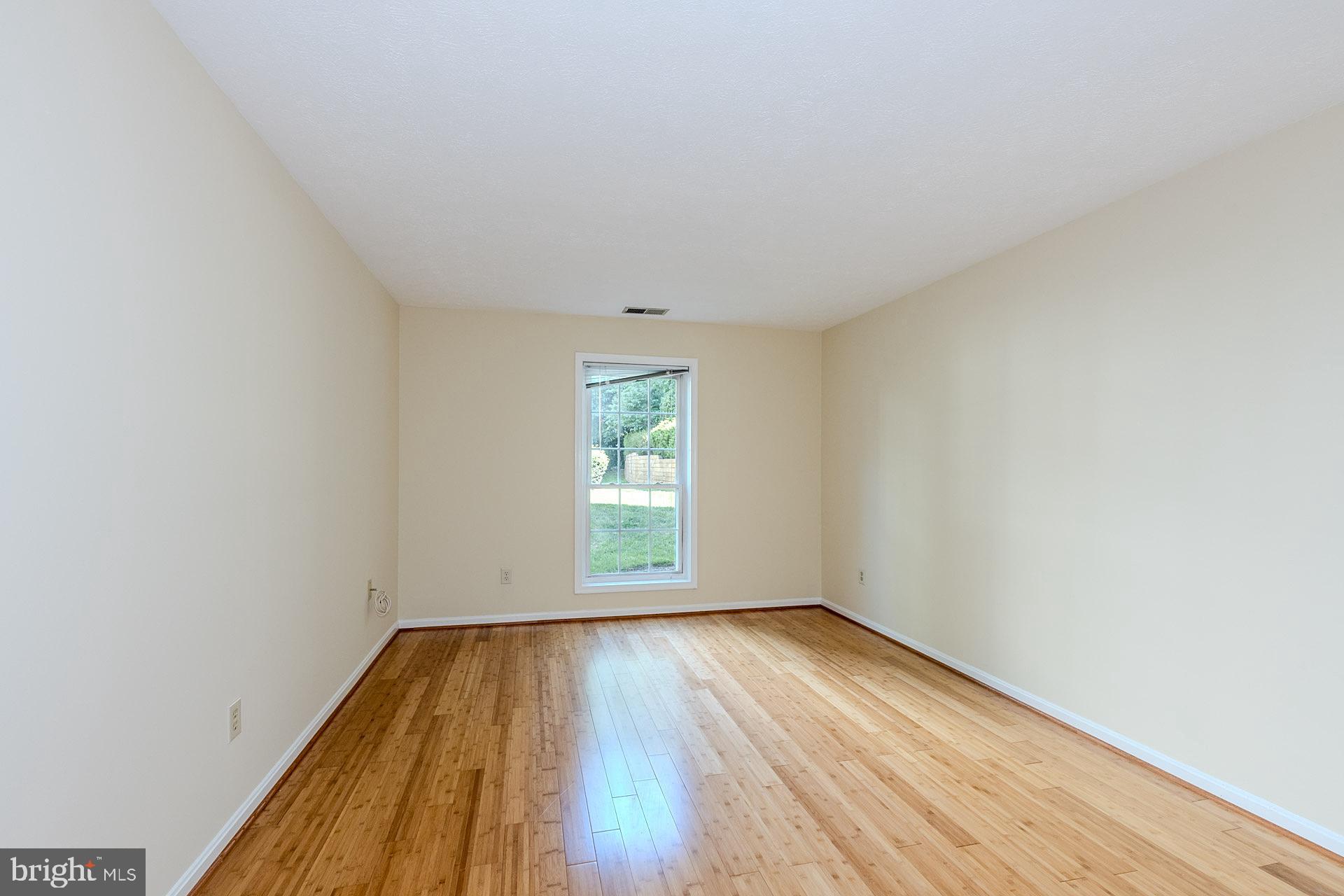 10176 Oakton Terrace Road, Unit 10176 Oakton, VA 22124 - Photo 17 of 35