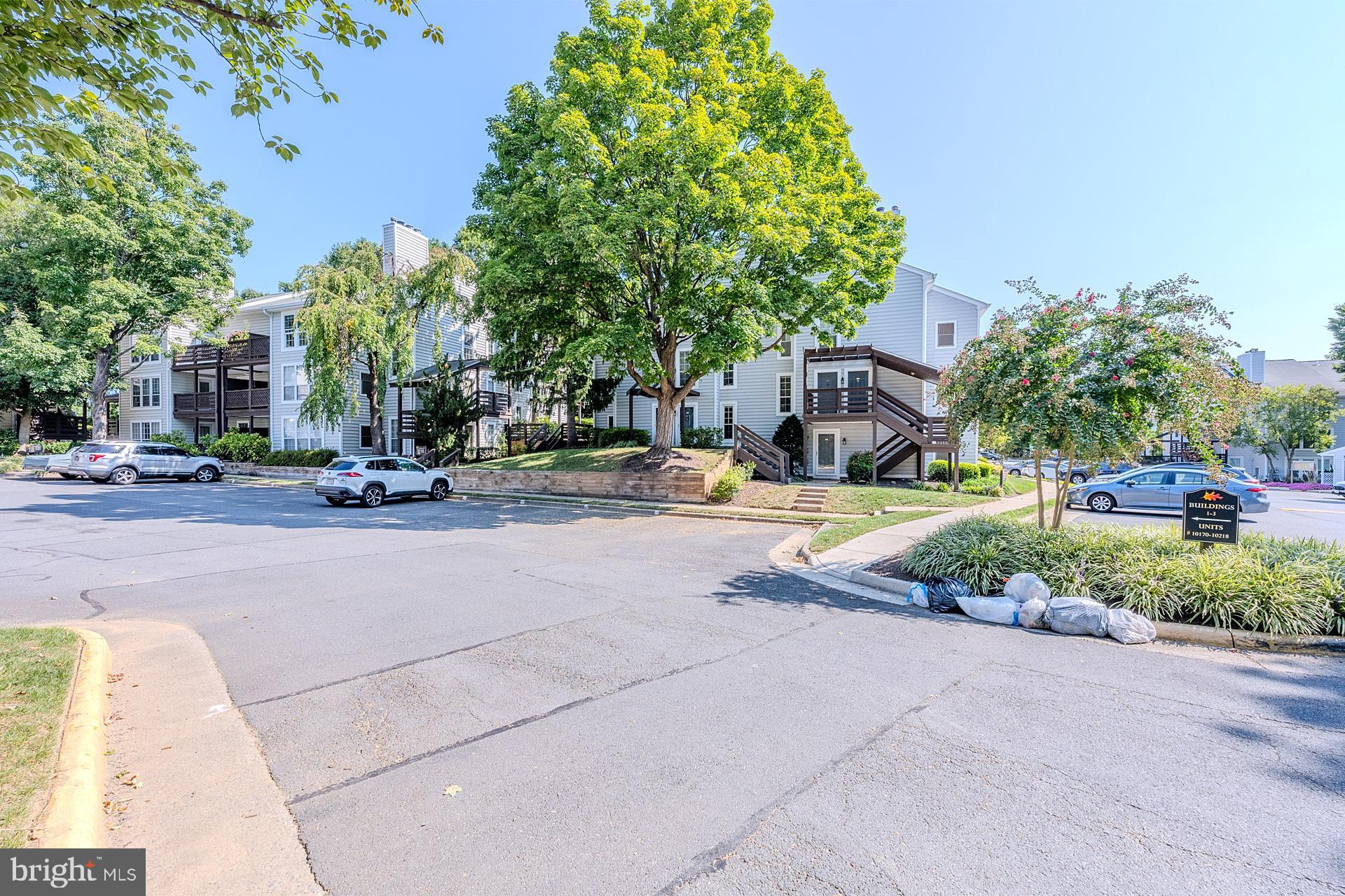10176 Oakton Terrace Road, Unit 10176 Oakton, VA 22124 - Photo 3 of 35