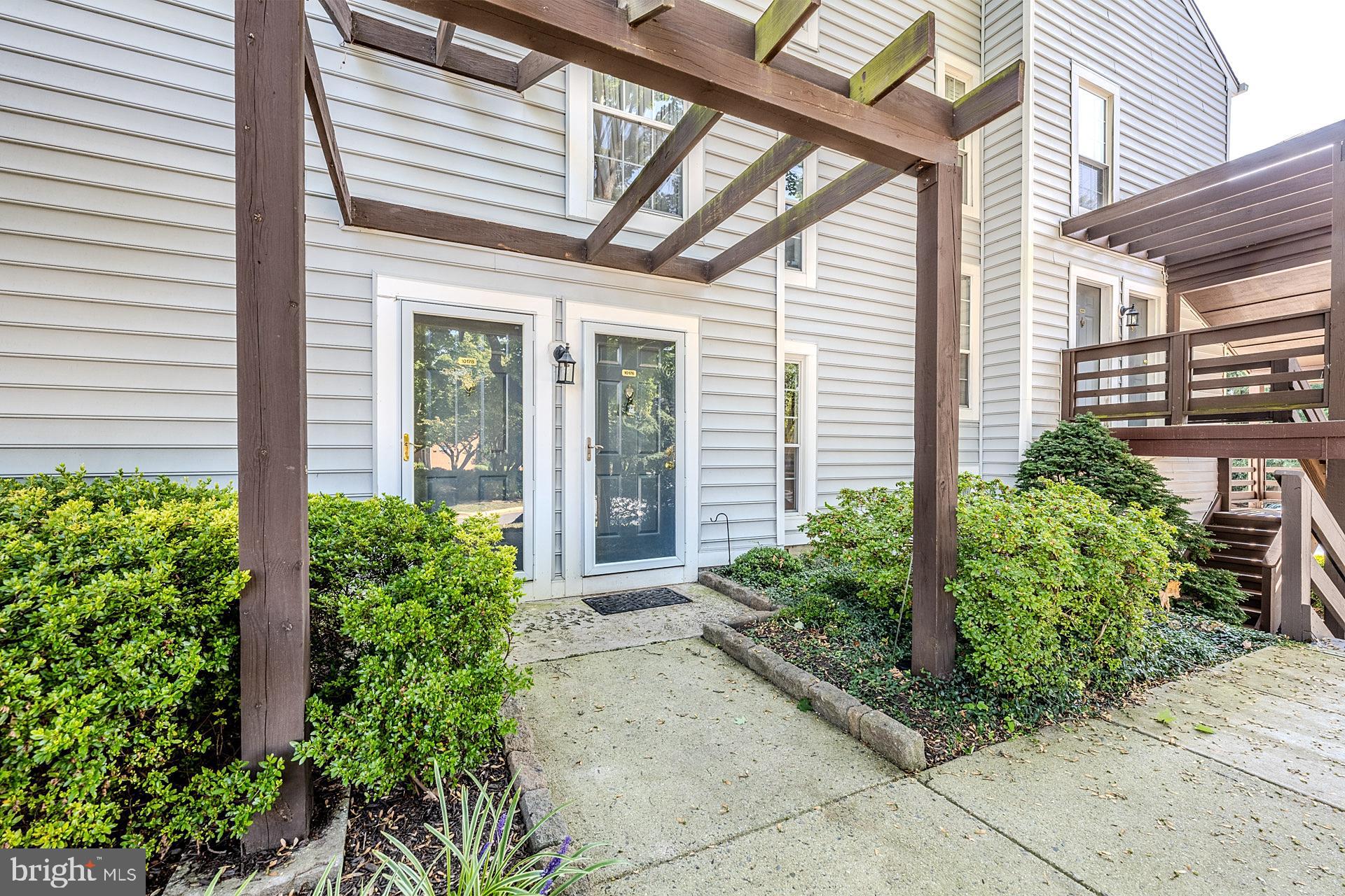 10176 Oakton Terrace Road, Unit 10176 Oakton, VA 22124 - Photo 4 of 35