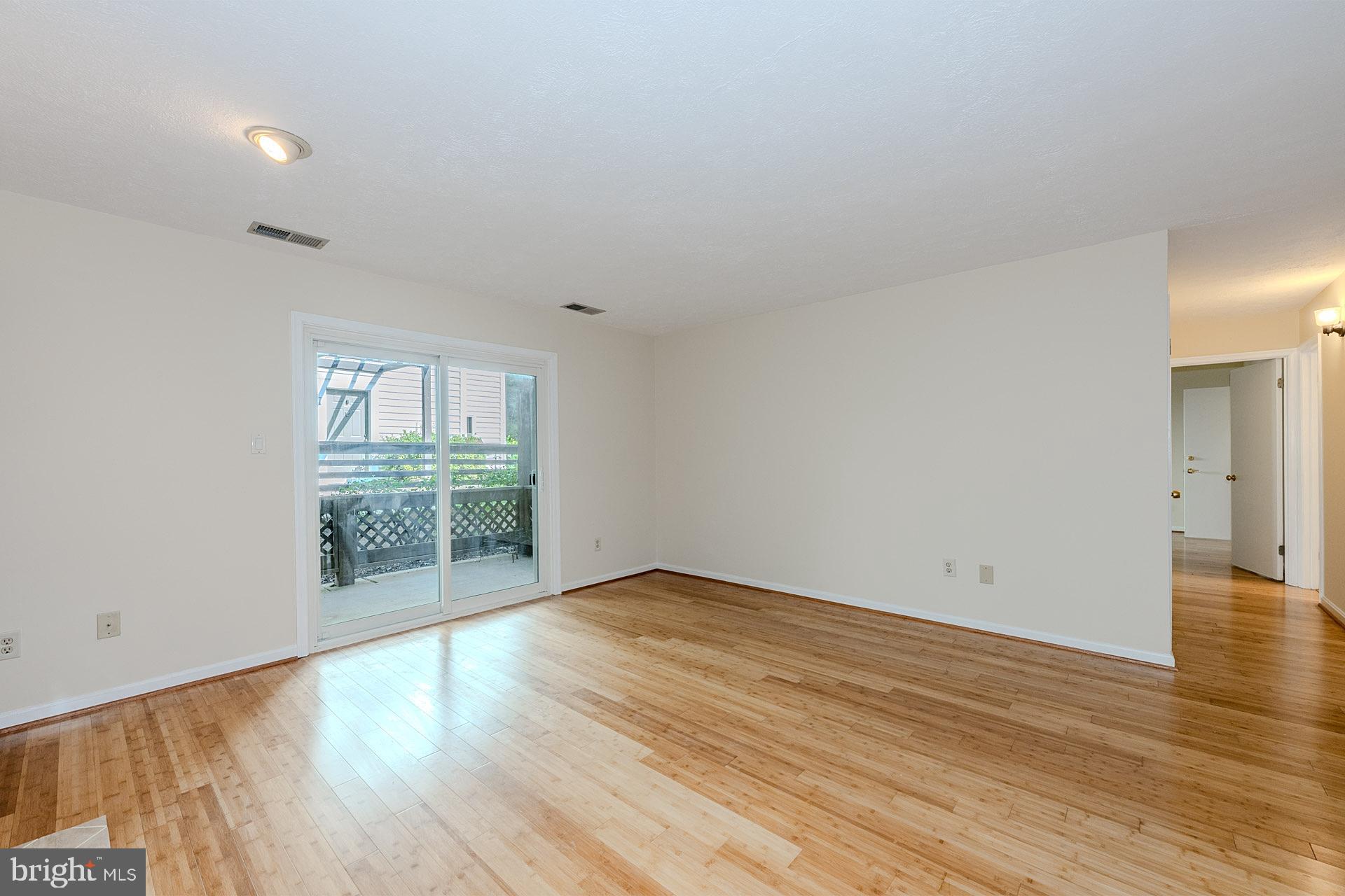 10176 Oakton Terrace Road, Unit 10176 Oakton, VA 22124 - Photo 7 of 35