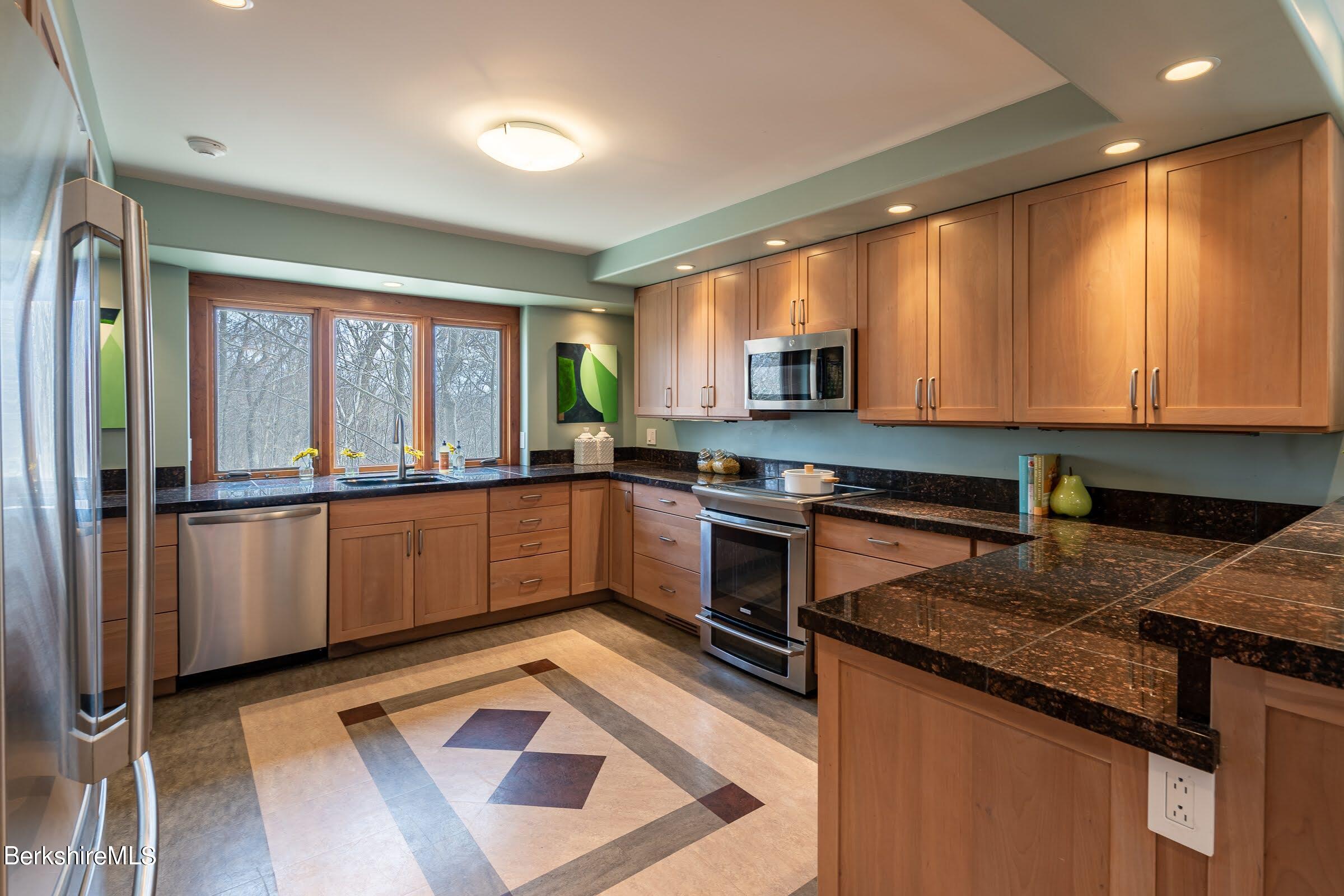 333 Leonhardt Road Becket, MA 01223 - Photo 25 of 58 25 kitchen 4