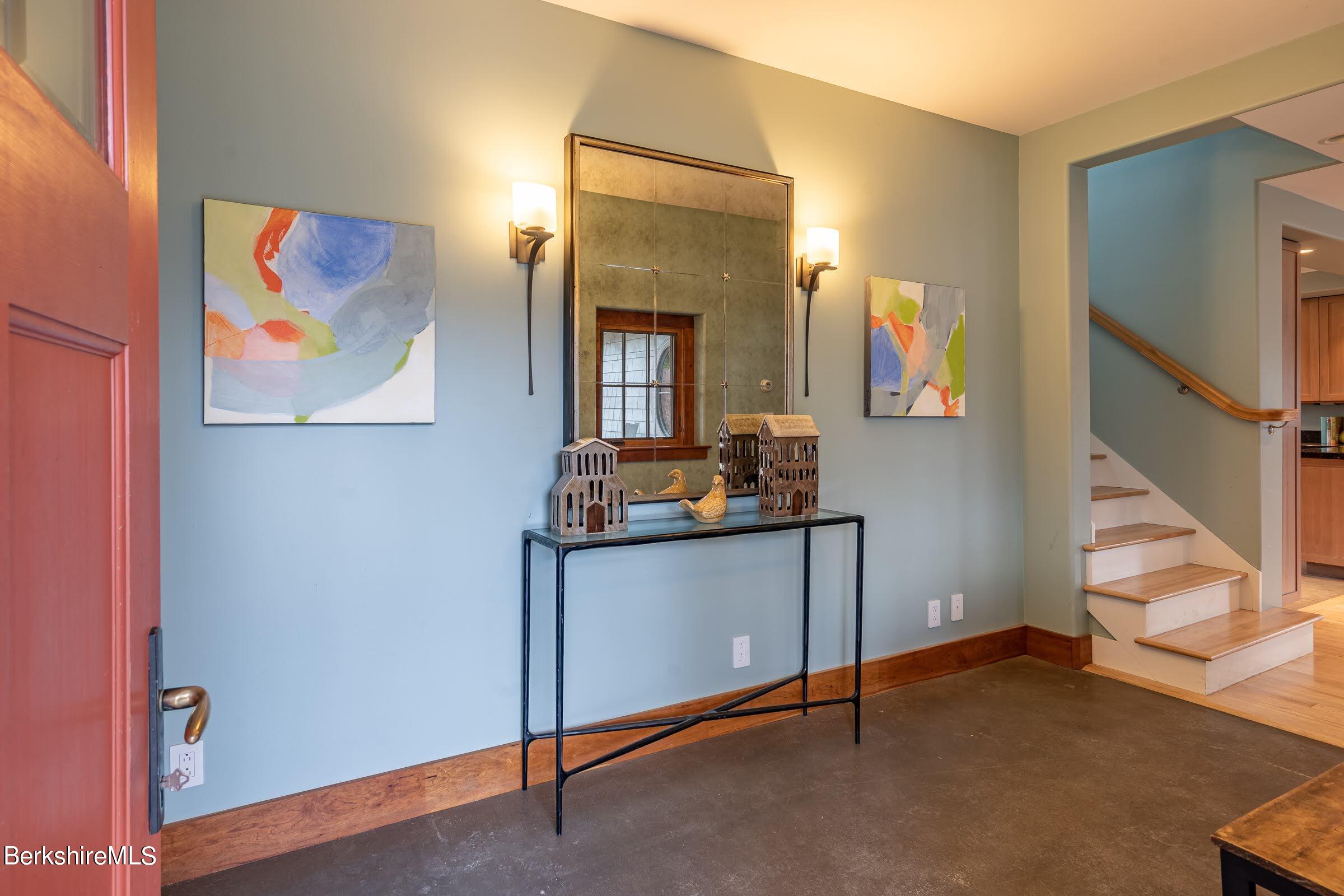 333 Leonhardt Road Becket, MA 01223 - Photo 9 of 58 9 entryway