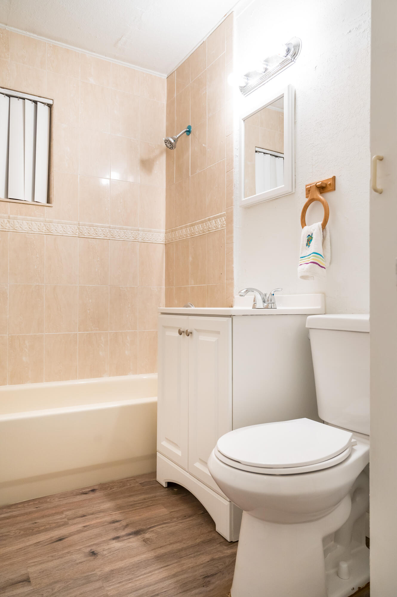 665 West 1st Street Riviera Beach, FL 33404 - Photo 26 of 41 Bathroom