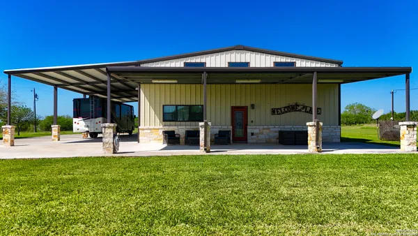 $395,000 | 100 Breesport Drive, Sandia, TX 78383