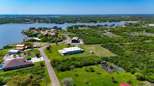 $395,000 | 100 Breesport Drive, Sandia, TX 78383