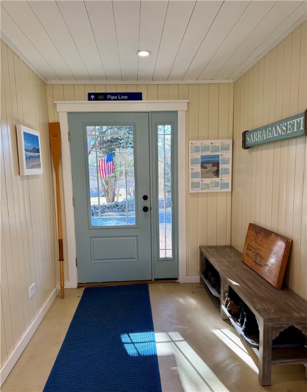 55 Pine Hill Road South Kingstown, RI 02879 - Photo 5 of 41 Mud room drop zone looking to the front