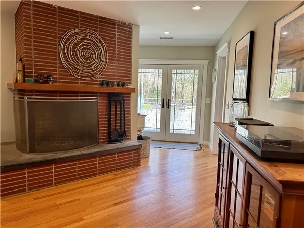 $2,450 | 55 Pine Hill Road, South Kingstown, RI 02879