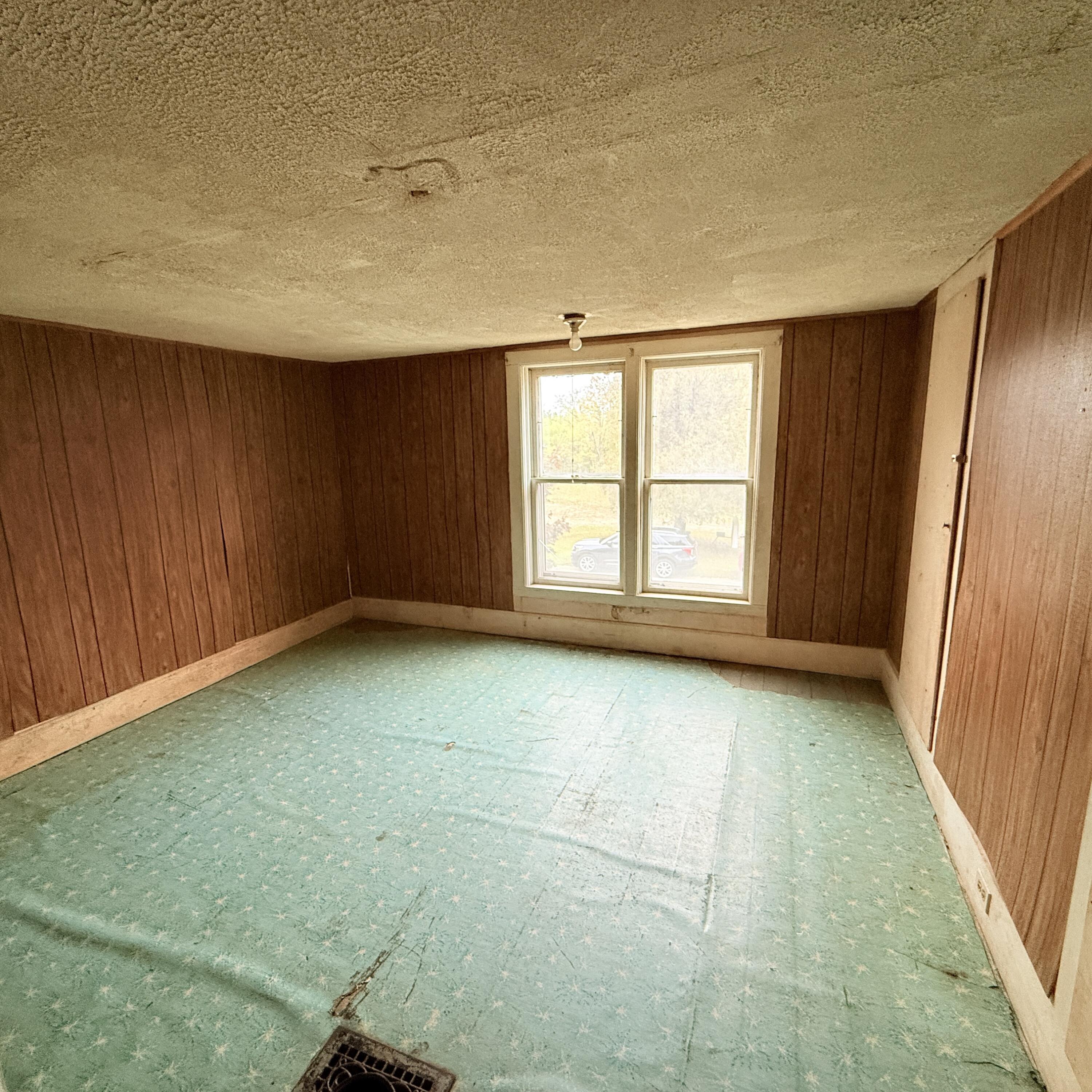 411 North Higbee Street Reed City, MI 49677 - Photo 7 of 16 IMG_1328