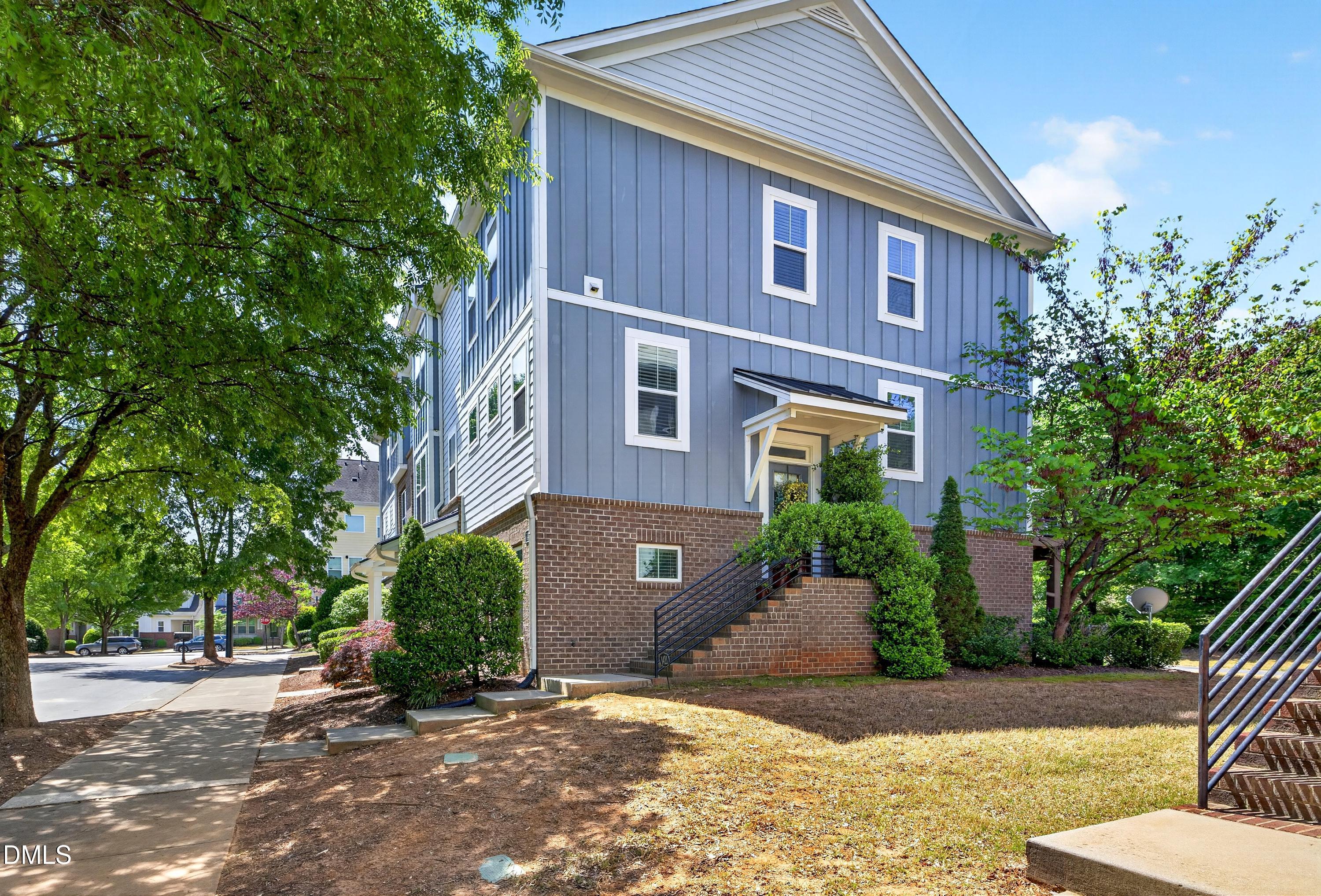 1421 Ardara Lane Raleigh, NC 27607 - Photo 3 of 38 Scene-3