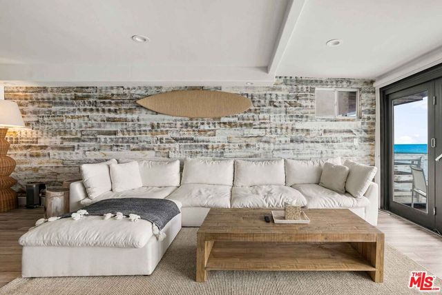 $674,000 | 20460 Pacific Coast Highway, Malibu, CA 90265