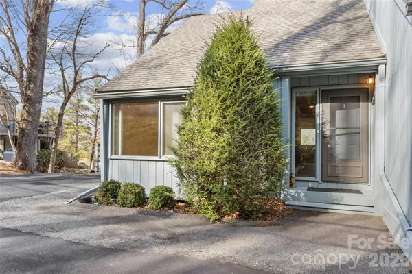 $279,000 | 125 Townhouse Drive, Burnsville, NC 28714