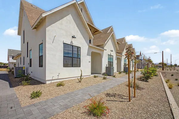 $2,250 | 8232 East University Drive, Unit 105, Mesa, AZ 85207