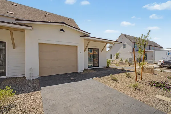 $2,250 | 8232 East University Drive, Unit 105, Mesa, AZ 85207