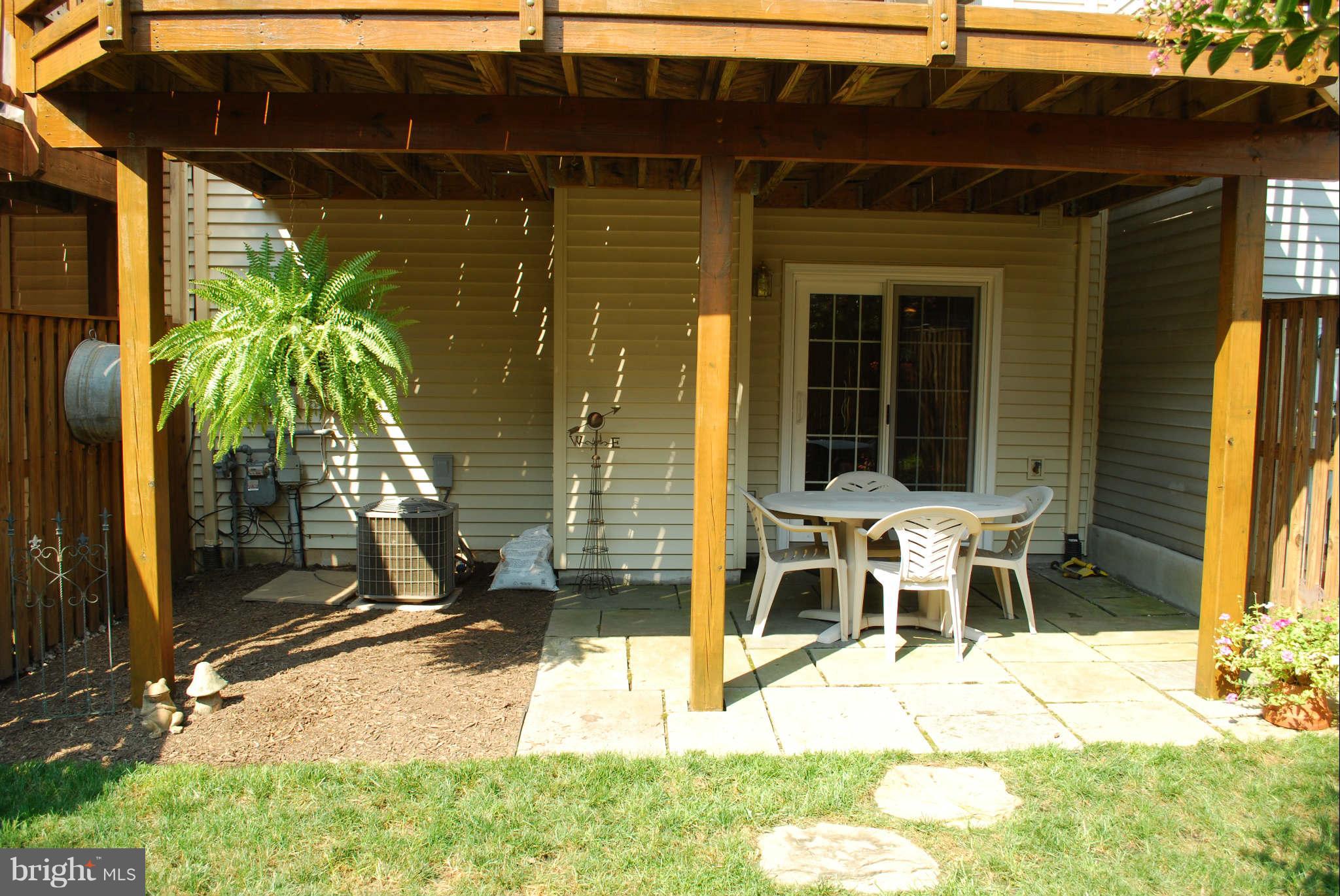 6361 English Ivy Way Springfield, VA 22152 - Photo 2 of 25 Exterior (Rear)