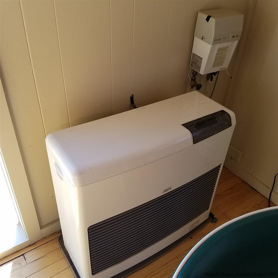 178 Upper Highland Circle Roxbury, NY 12421 - Photo 14 of 35 a utility room with dryer and washer