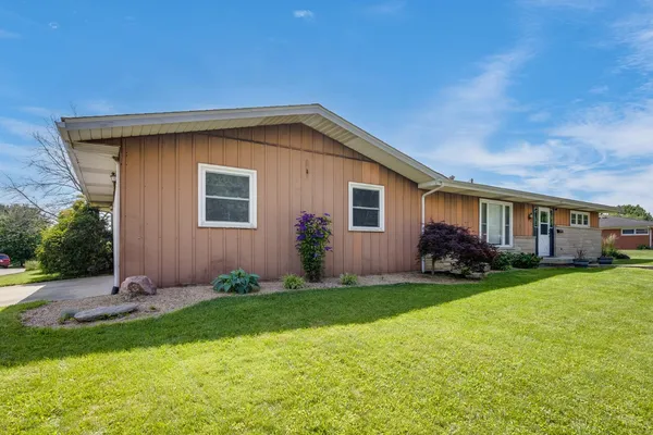 $294,900 | 421 Country Club, Batesville, IN 47006