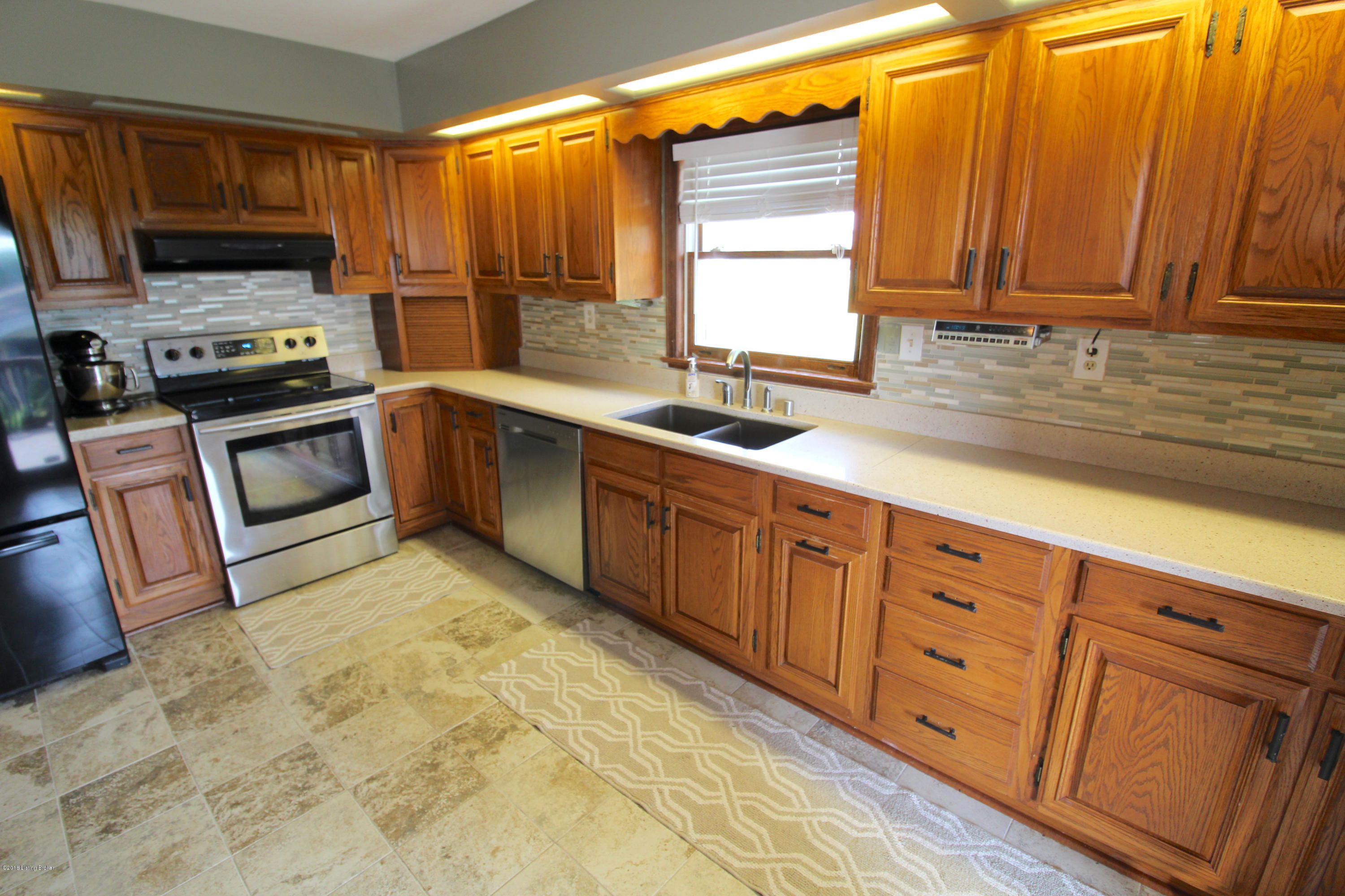 9108 Blowing Tree Road Louisville, KY 40220 - Photo 12 of 51 IMG_6967