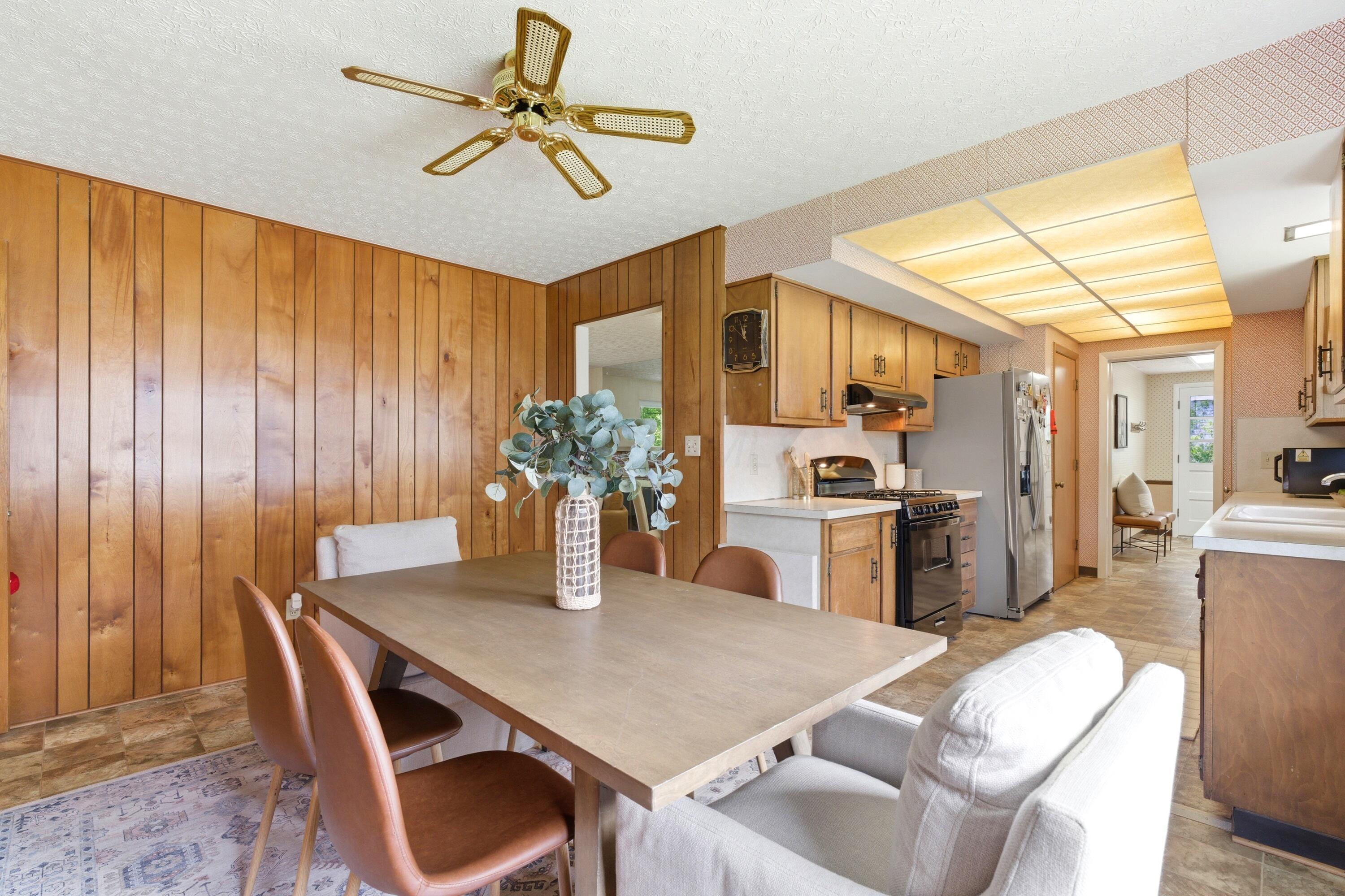 1461 Ridgeview Road Columbus, OH 43221 - Photo 17 of 48 Breakfast Nook/Eat-In Area off Kitchen