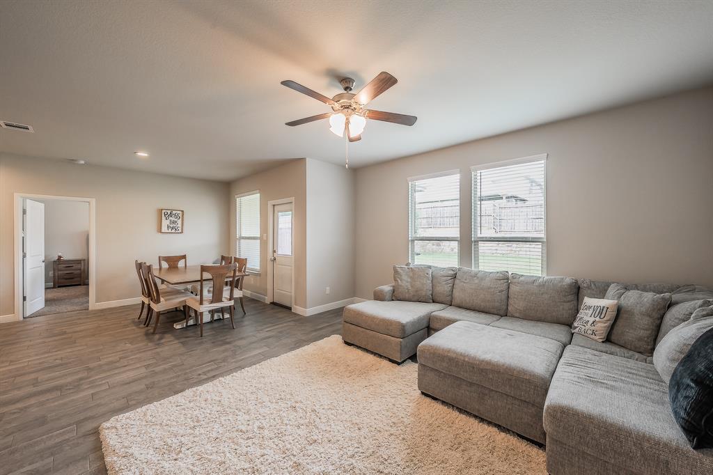 1212 Bosque Lane Weatherford, TX 76087 - Photo 12 of 38 a living room with furniture and a window