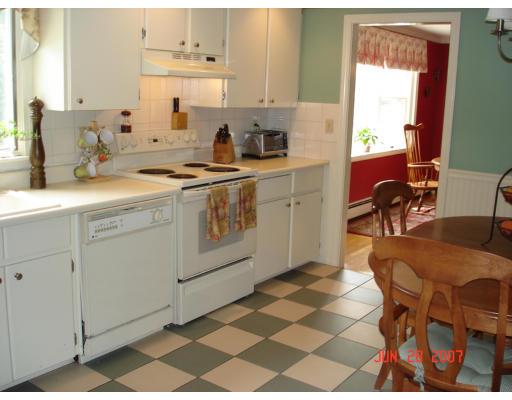 14 Trayer Road Canton, MA 02021 - Photo 3 of 17 Gallery Image 3