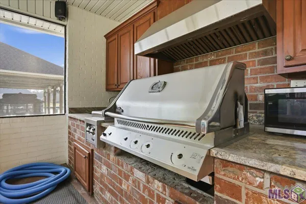 $719,000 | 11867 Home Port Drive, Maurepas, LA 70449