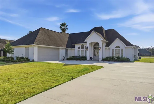 $719,000 | 11867 Home Port Drive, Maurepas, LA 70449