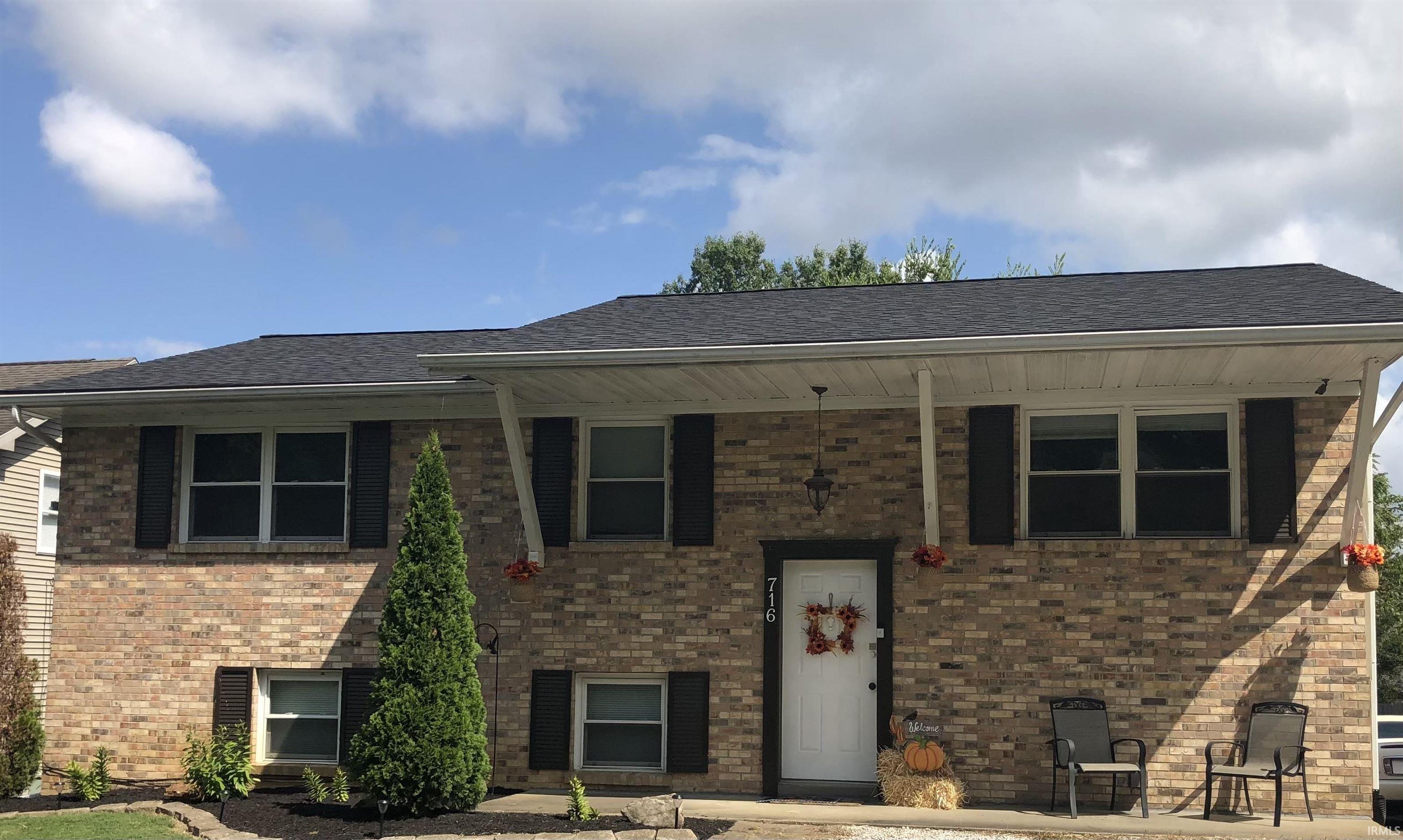 716 South Burkhardt Road Evansville, IN 47715 - Photo 2 of 33