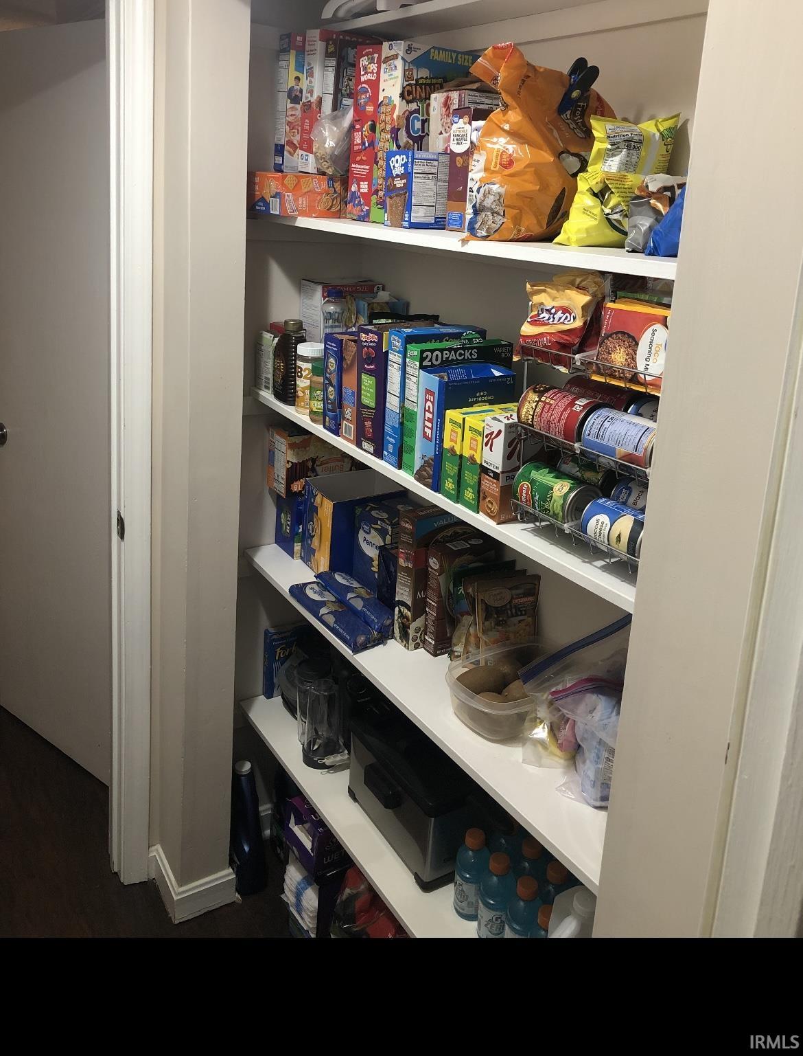 716 South Burkhardt Road Evansville, IN 47715 - Photo 8 of 33