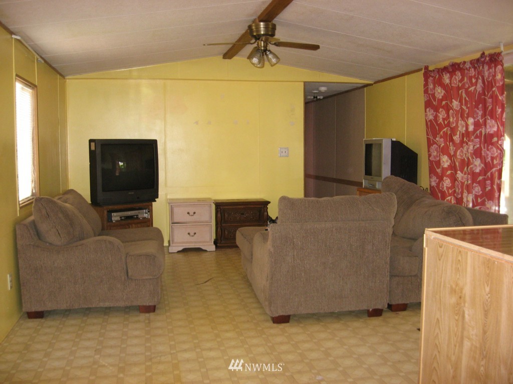 1245 Bradley Road, Unit 7 Lynden, WA 98264 - Photo 3 of 7 Gallery Image 3