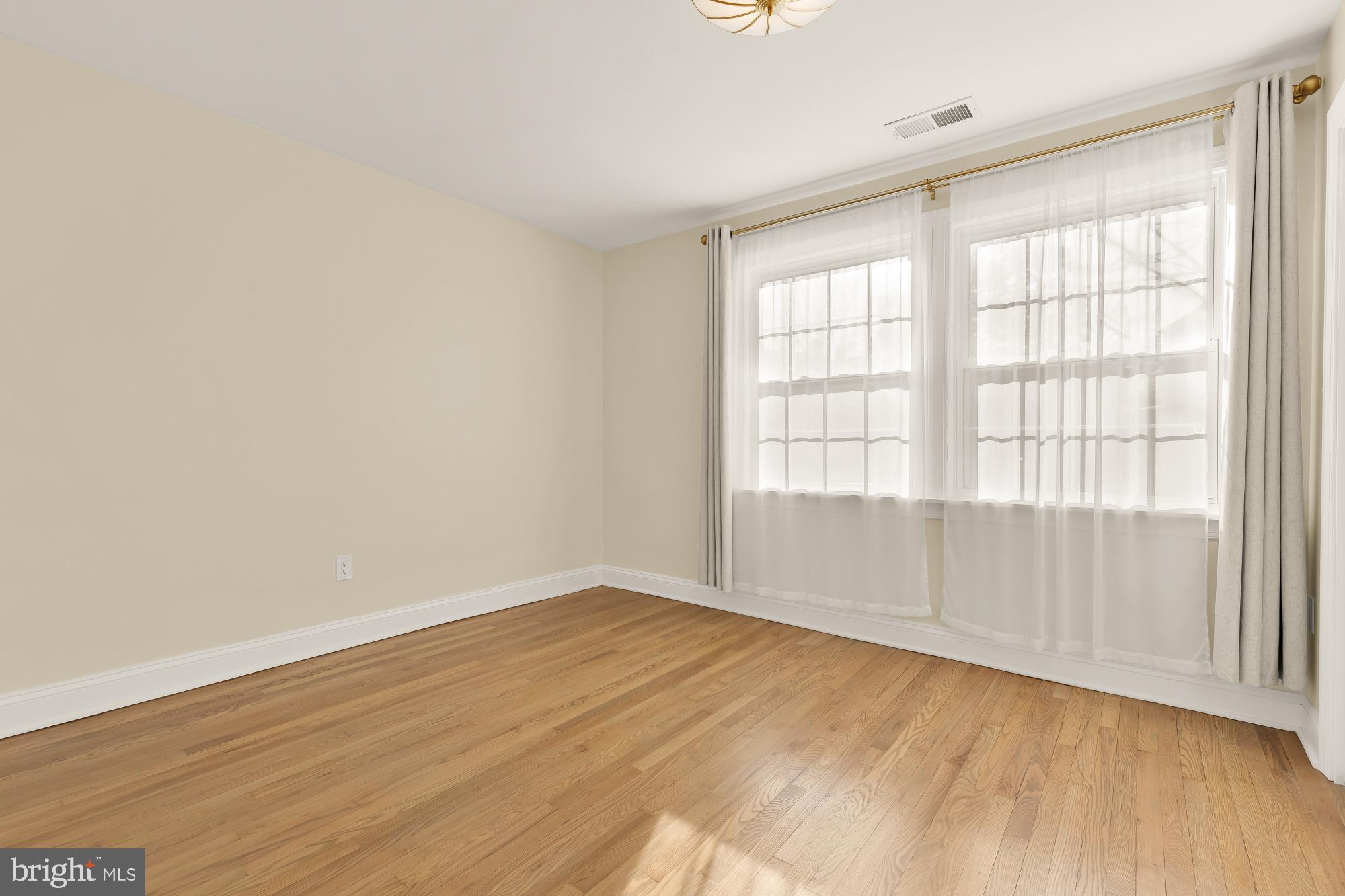 2205 Observatory Place Northwest Washington, DC 20007 - Photo 17 of 39