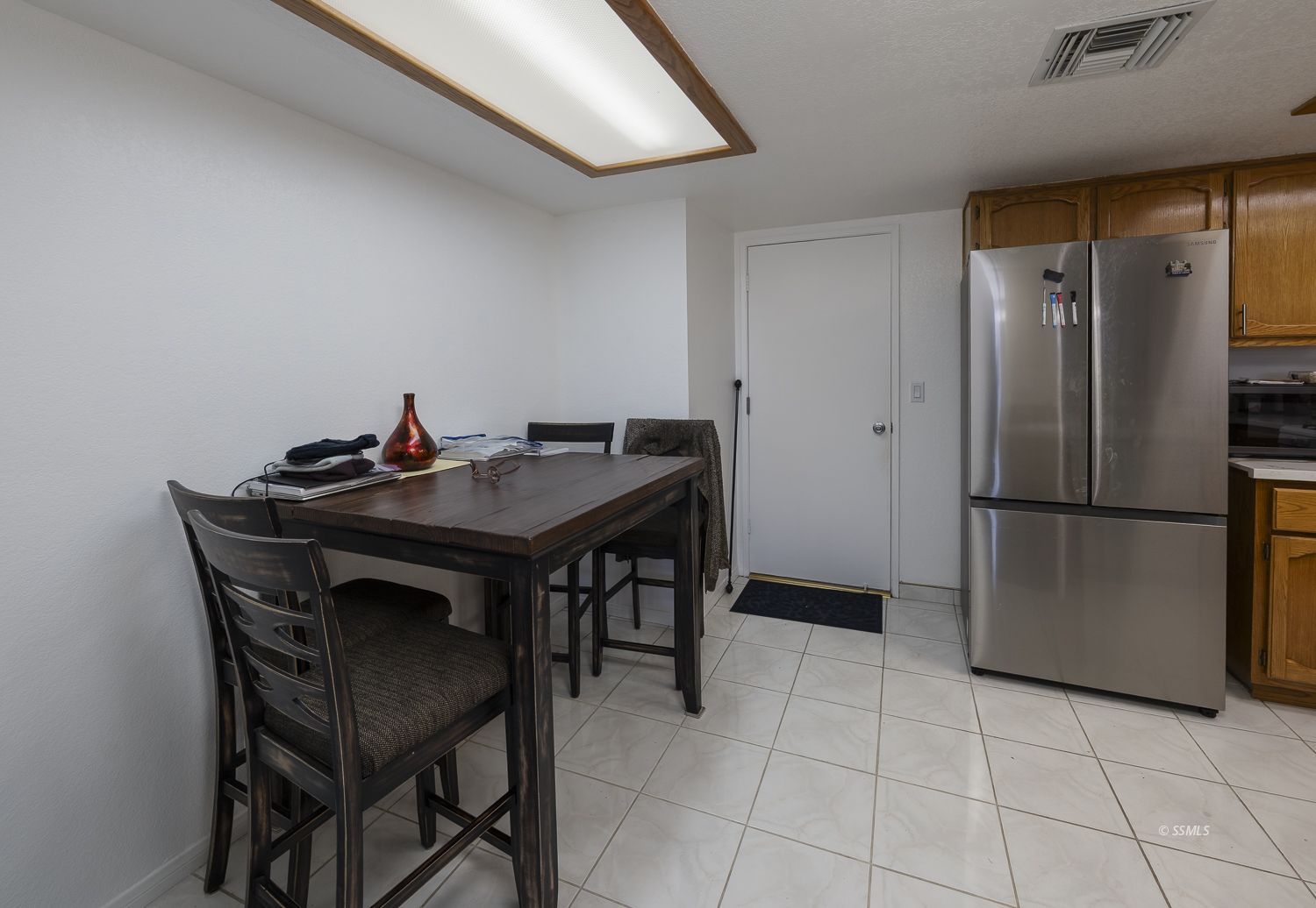 209 East Upjohn Avenue Ridgecrest, CA 93555 - Photo 4 of 44