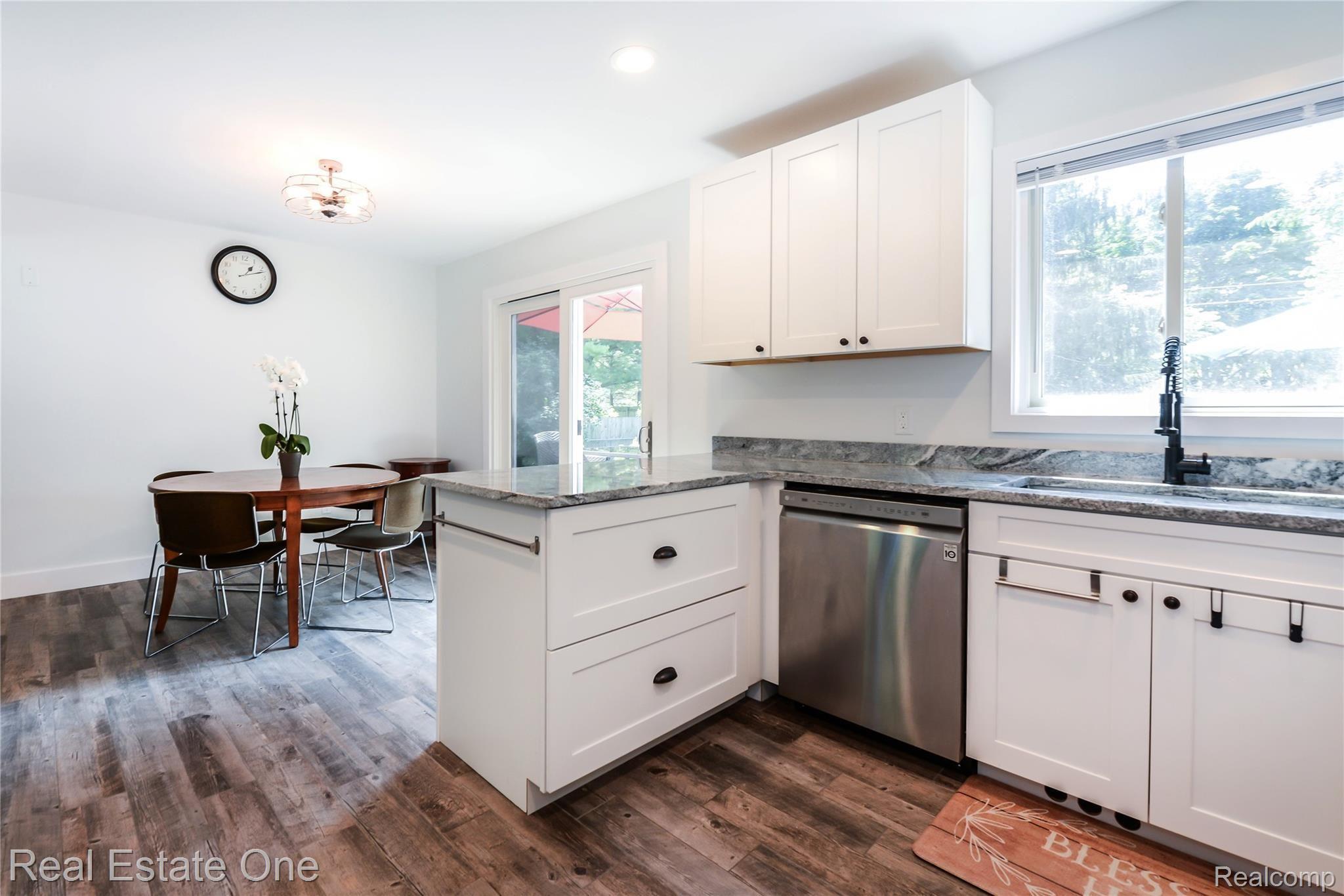 3007 Shewbird Road Wixom, MI 48393 - Photo 12 of 48 Granite counters