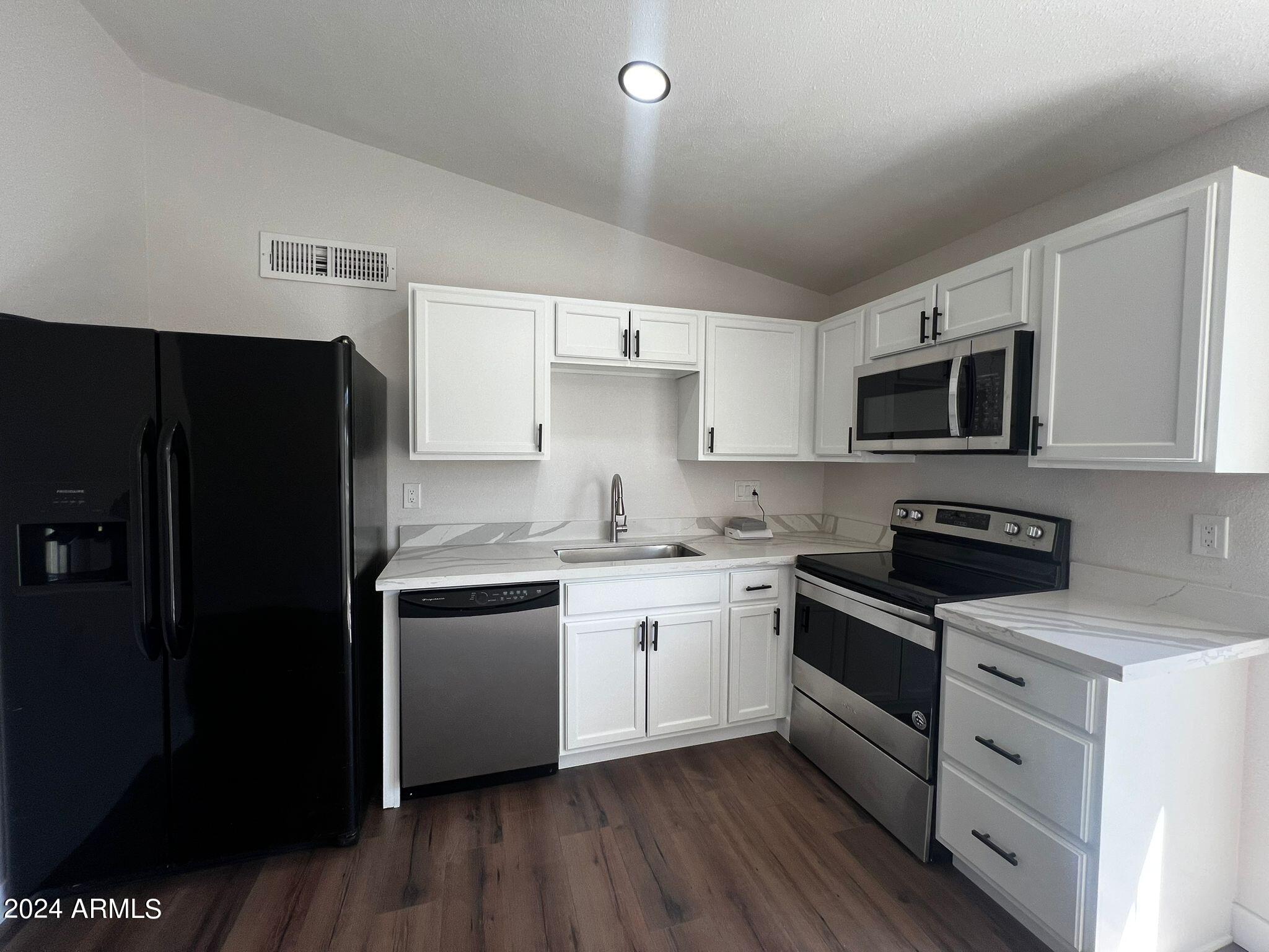 6711 West Osborn Road, Unit 71 Phoenix, AZ 85033 - Photo 2 of 9 foto 4-11-24, 2 13 38 p.m. (2)