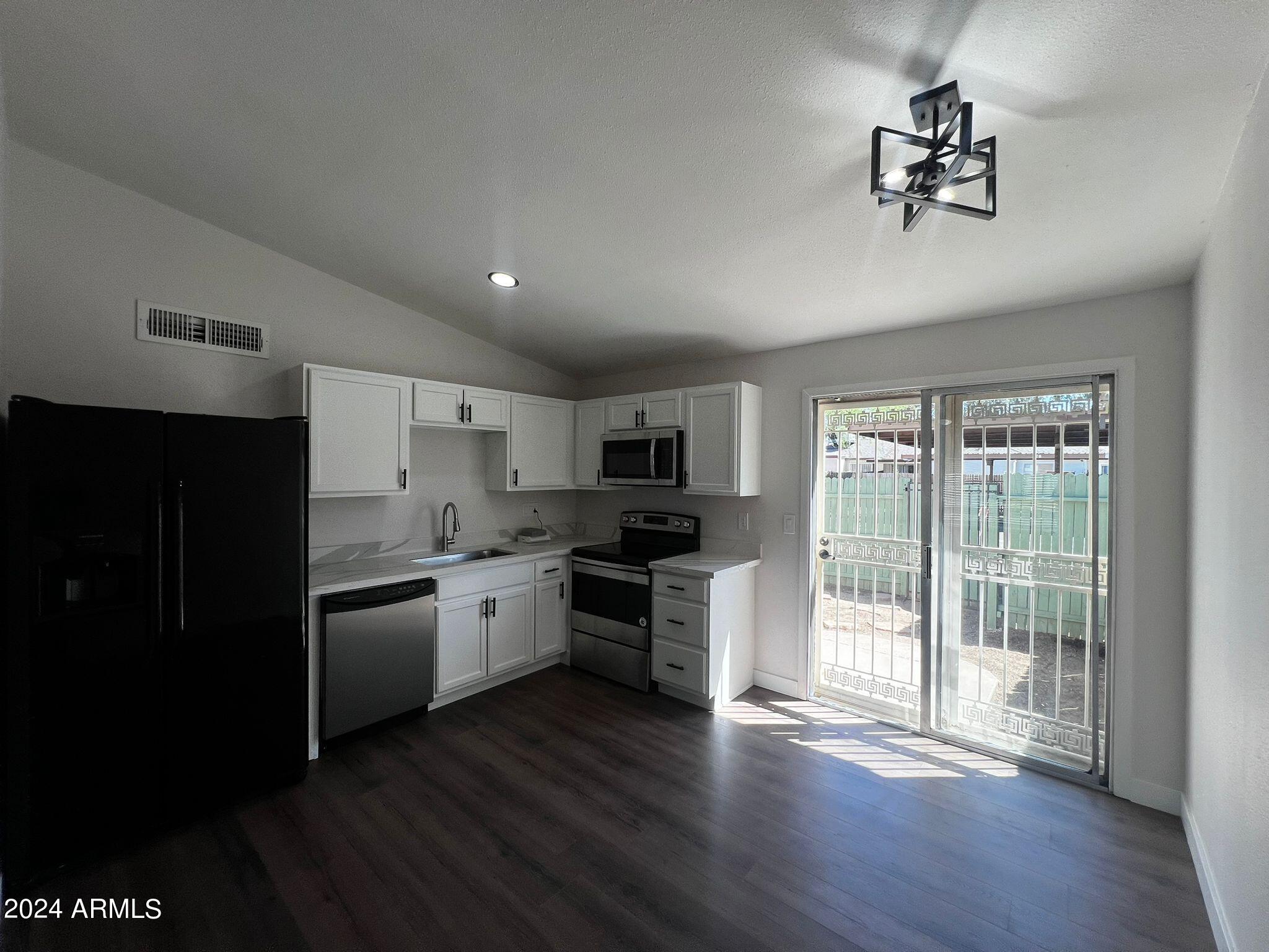 6711 West Osborn Road, Unit 71 Phoenix, AZ 85033 - Photo 3 of 9 foto 4-11-24, 2 13 38 p.m. (6)