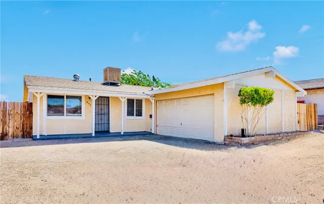 $305,000 | 305 Beverly Avenue, Barstow, CA 92311