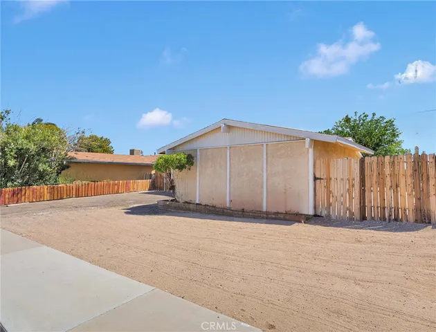 $305,000 | 305 Beverly Avenue, Barstow, CA 92311
