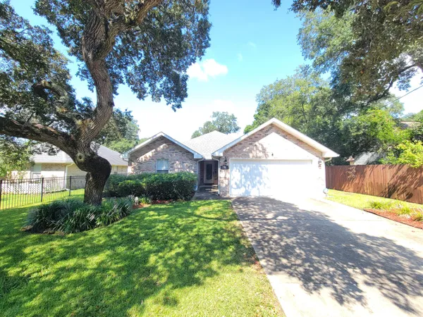 $2,260 | 712 Hazel Drive, Fort Walton Beach, FL 32547