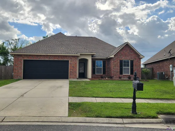 $280,000 | 1932 Meadow Oak Drive, St. Gabriel, LA 70776